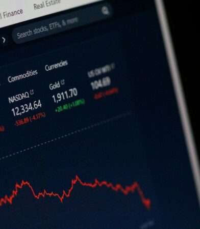 Invertir Siendo Joven: 5 Pasos para tu Futuro Financiero