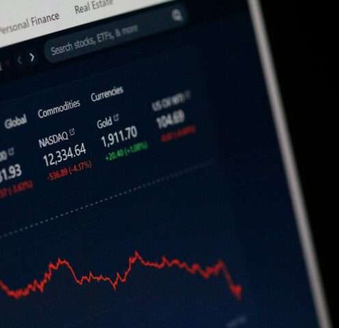 Invertir Siendo Joven: 5 Pasos para tu Futuro Financiero