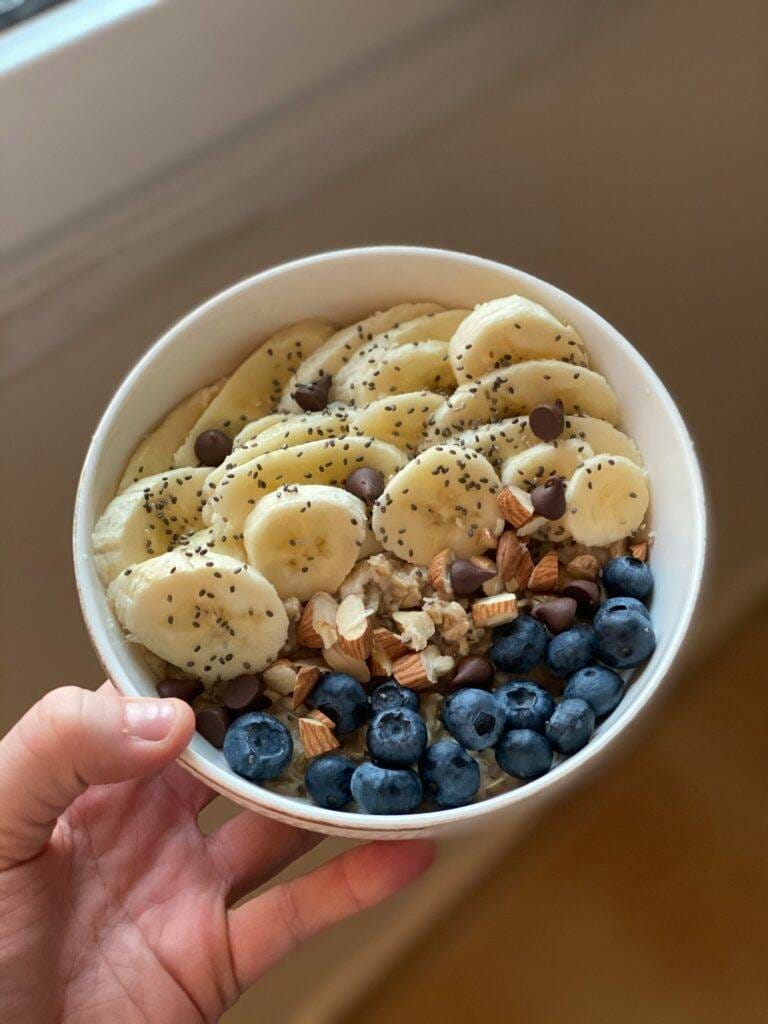 Desayuno de Campeones: El Combustible Definitivo para Hombres Activos con Metas Fitness Serias desayuno saludable para hombres que van al gimnasio