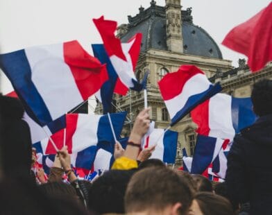 Impuesto por Pasaporte Francés a No Residentes