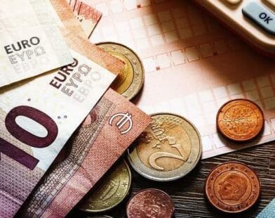 A partir de qué ingresos se considera pobreza en España