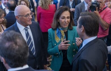 OPA BBVA-Sabadell: Crónica de una Batalla a Tres Bandas que Redefinirá la Banca Española sabadell vs bbva